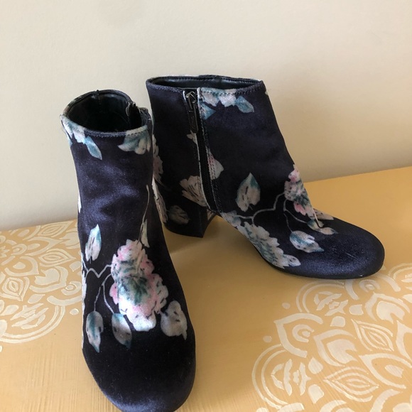 Sam Edelman “Circus” Velvet Boots - Picture 2 of 5